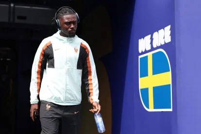 EAST RUTHERFORD, NEW JERSEY - JUNE 30: Manu Kone #6 of France inspects the pitch before the FIFA World Cup 2026 Round Of 32 match between France and Sweden at New York New Jersey Stadium on June 30, 2026 in East Rutherford, New Jersey. (Photo by Mattia Ozbot/Getty Images)