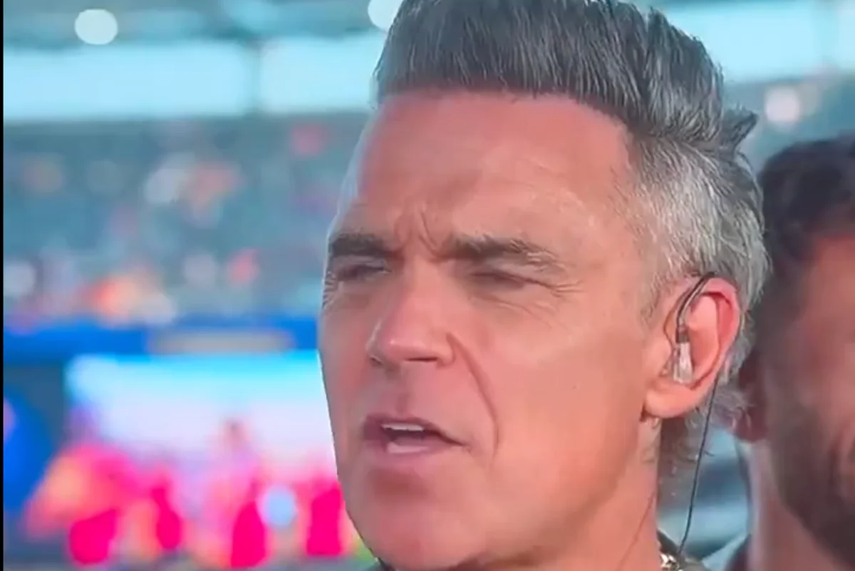 Robbie Williams Laughs Off World Cup Incident Involving Mysterious Object